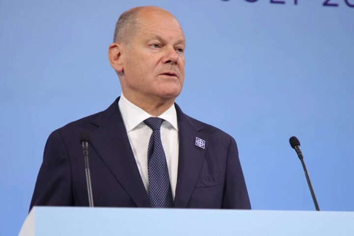 Сумма затрат правительства Шольца на стилистов и визажистов