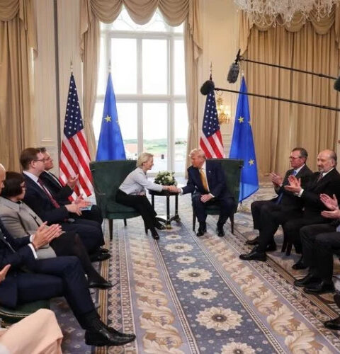 Торговое соглашение США и ЕС: последствия для европейской экономики и глобальной геополитики