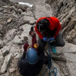 Туристка два дня ожидала спасения, застряв на скале с переломом ноги: как ей удалось выжить