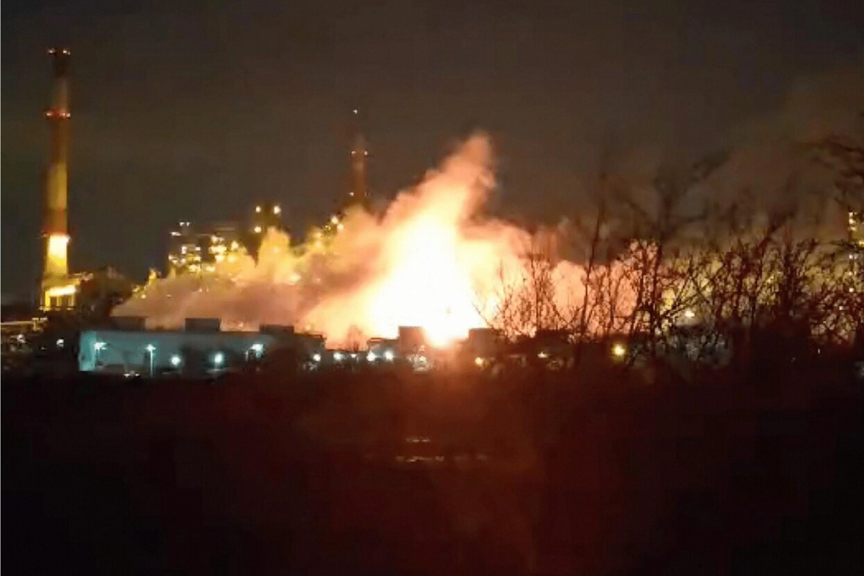 Удары ВСУ по ключевым заводам обрушили производство дронов в России