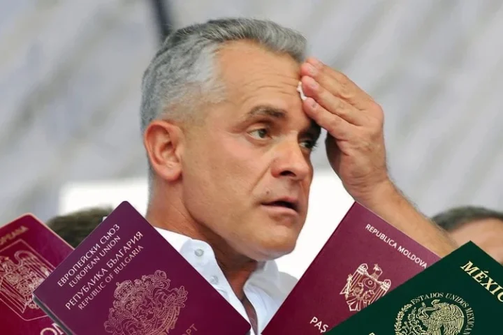 В Греции в вилле Плахотнюка нашли 21 поддельный документ