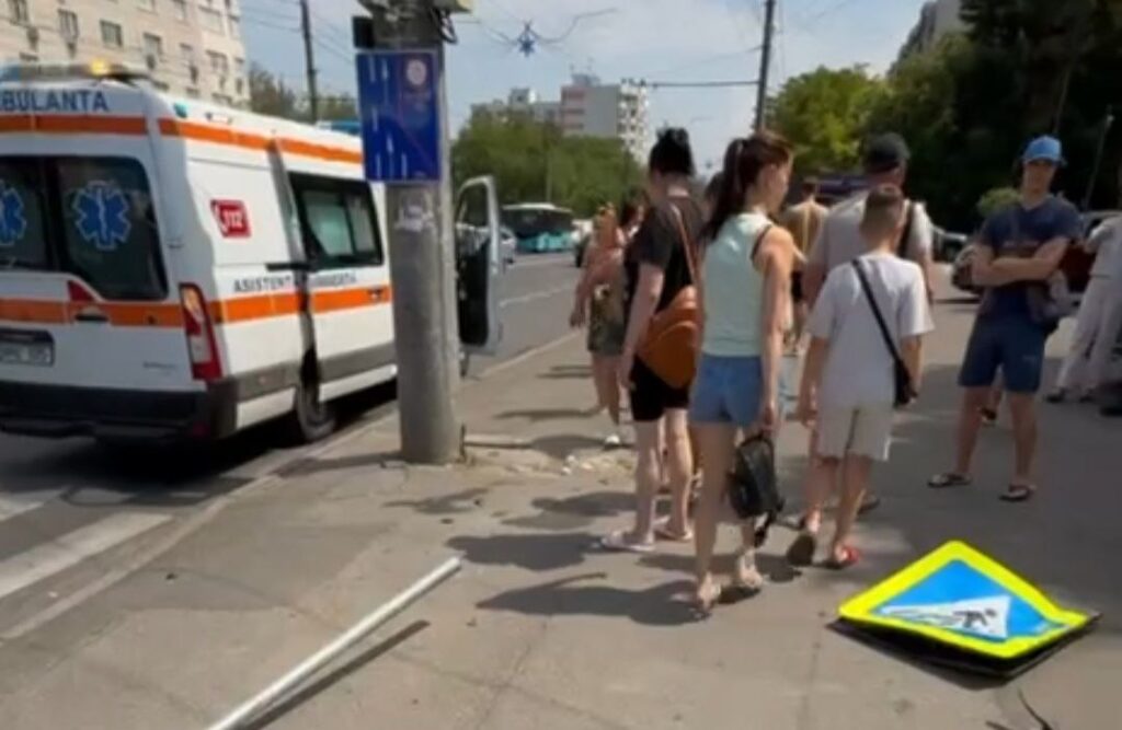 В Кишиневе женщина пострадала в результате наезда автомобиля на тротуаре