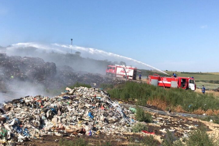 В Молдове участились случаи пожаров на свалках из-за жары и небрежности властей