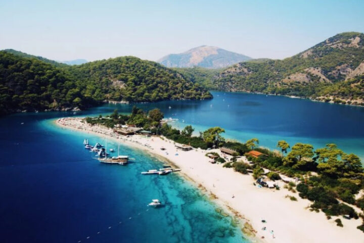 Врачи warns: Туристов в Турции предостерегли о потенциально смертельной бактерии