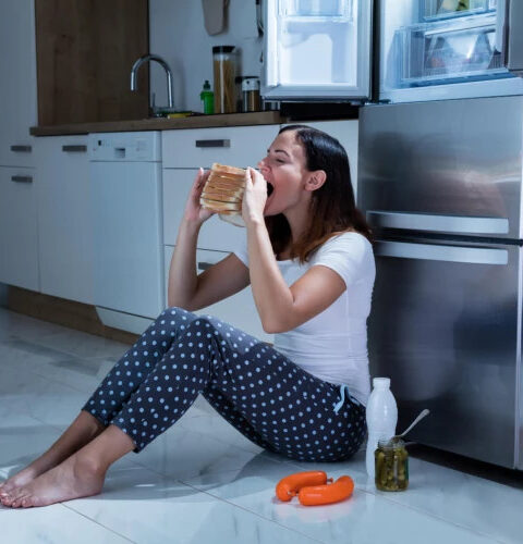 10 продуктов, которые лучше не есть перед сном