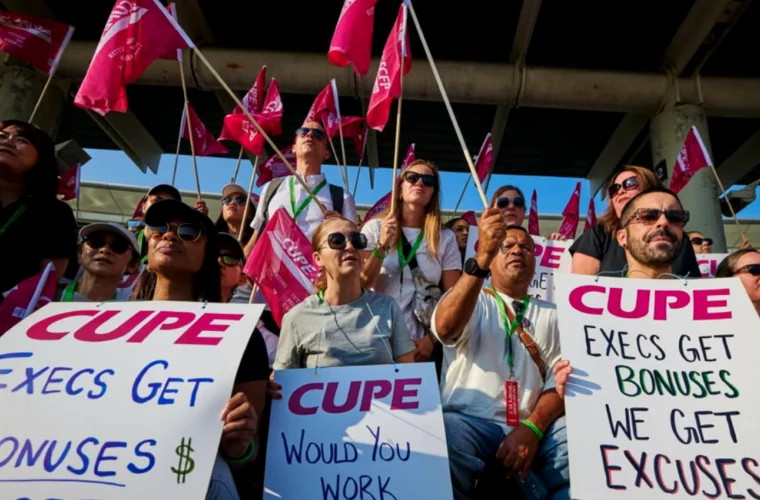 Air Canada достигла соглашения с профсоюзом бортпроводников о прекращении забастовки