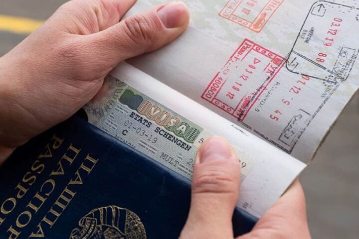Белорусы в Литве резко увеличили получение паспортов иностранца