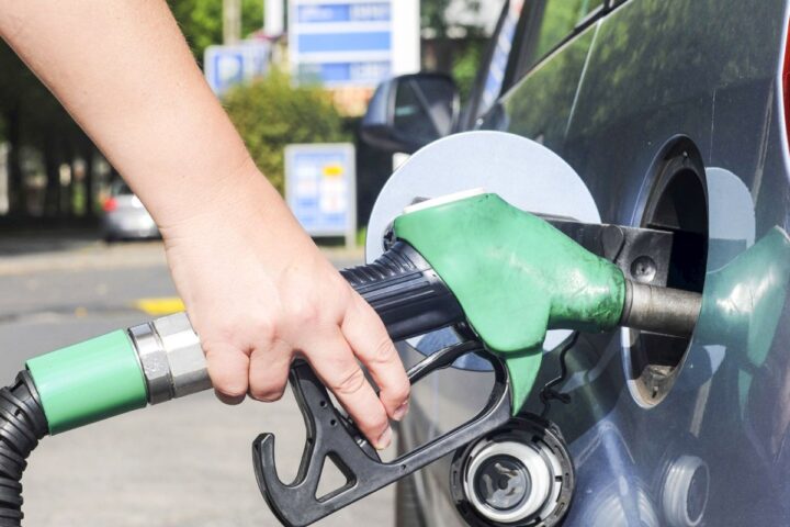 Цены на топливо продолжают снижение: НАРЭ объясняет причины изменений