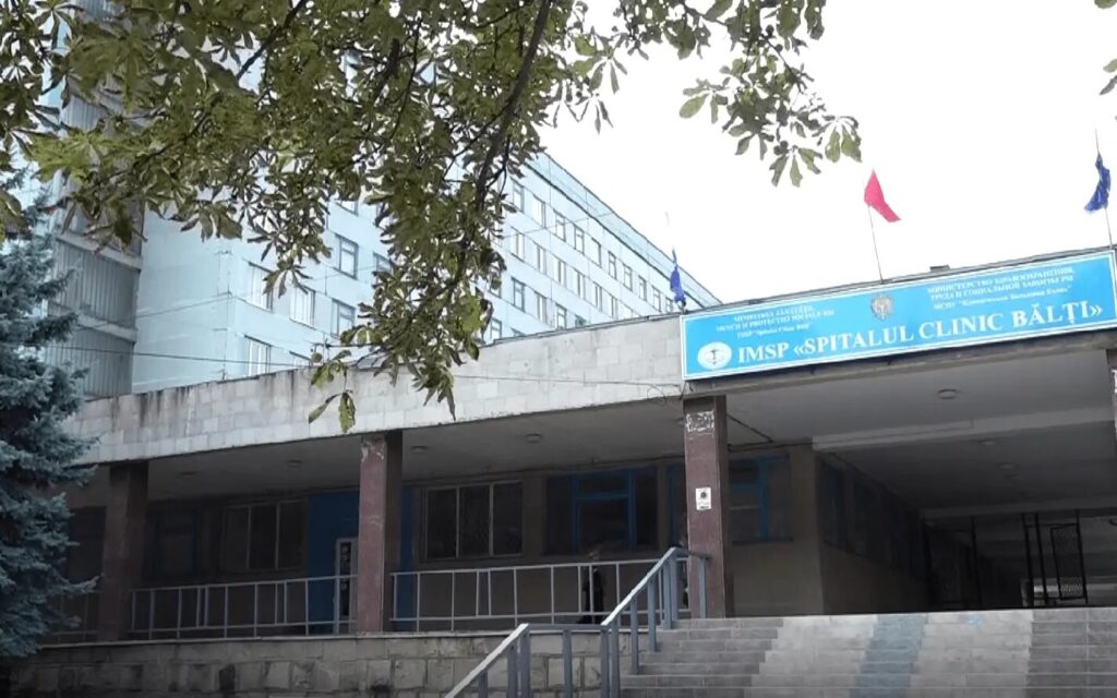 Директора Бельцкой больницы и его заместителя уволили после обысков НЦБК