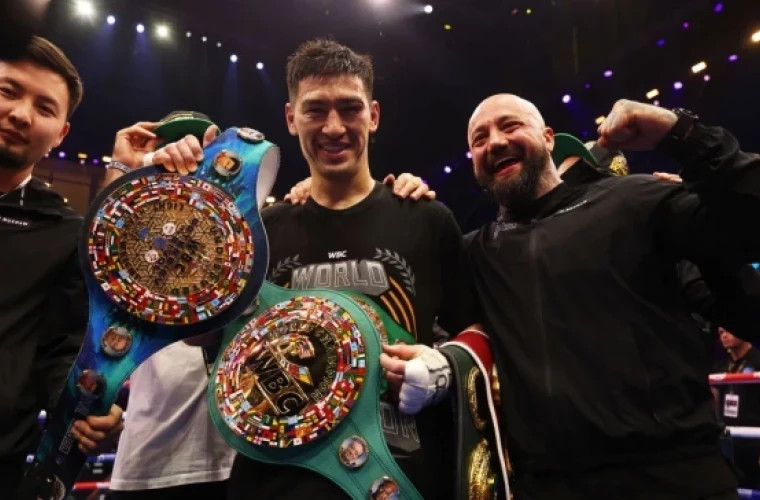 Дмитрий Бивол успешно перенес операцию на спине после десятилетней травмы