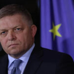 Фицо: Украина должна прекратить поддержку Запада для ослабления России