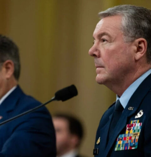 Хегсет уволил главу разведывательного управления Пентагона за утрату доверия