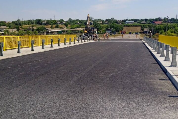 Инвестиции в модернизацию дорожной инфраструктуры Молдовы превысили 295 млн леев в июне