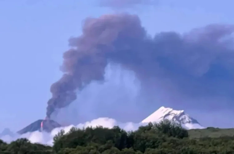 Камчатка ожидает наводнение из-за разрушения дамбы у Ключевского вулкана