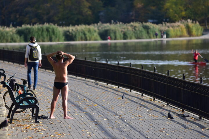 Кишиневцам настоятельно рекомендовали избегать купания в водоемах из-за болезнетворных бактерий и паразитов