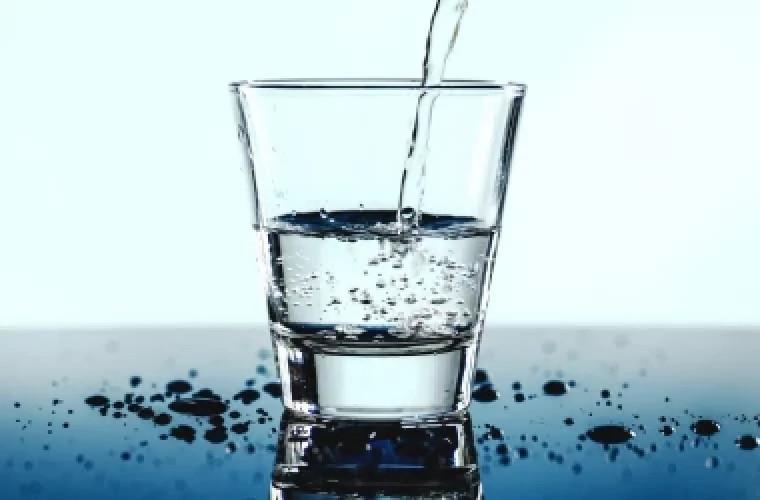 Когда пить воду не стоит: 5 ситуаций, которые стоит помнить