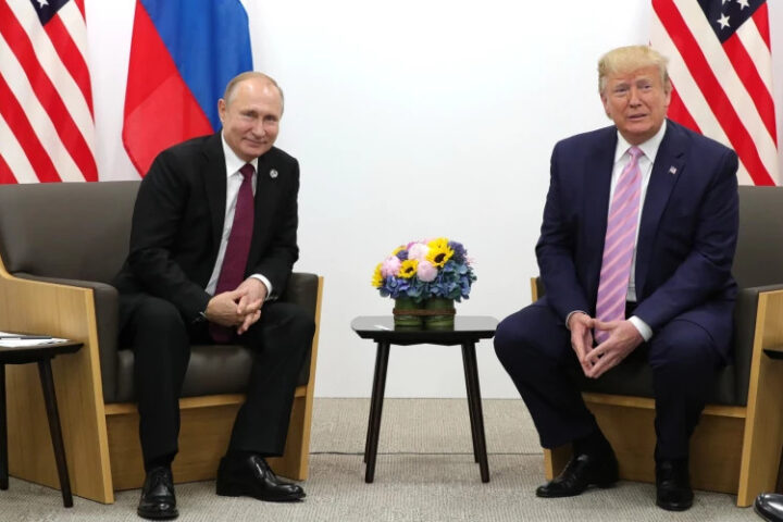 Кремль анонсировал начало переговоров Путина и Трампа на Аляске 15 августа в 11:30