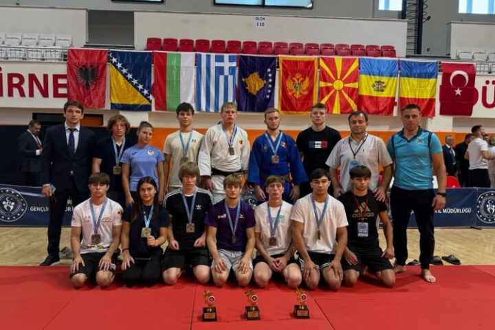 Молдавские дзюдоисты завоевали 11 медалей на чемпионате Балканских стран U-21