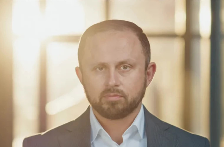 Молодёжь в Молдове не верит политикам, считает политолог Александр Кориненко