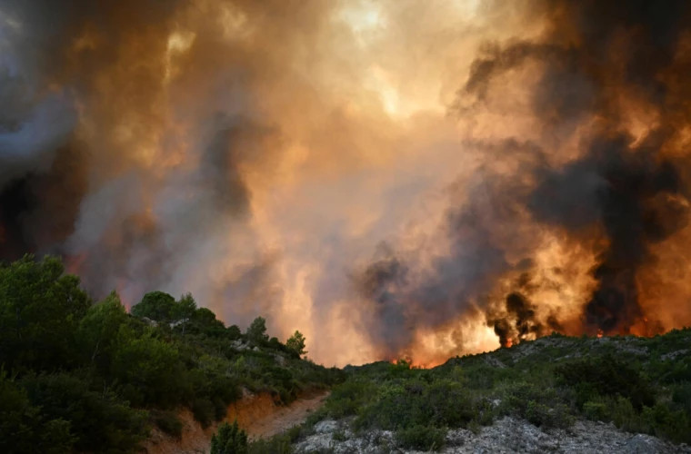 На юге Франции потушен крупнейший за последние 76 лет лесной пожар
