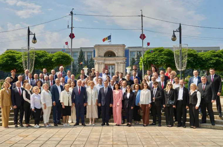 Патриотический избирательный блок подал в ЦИК список кандидатов в депутаты Молдовы