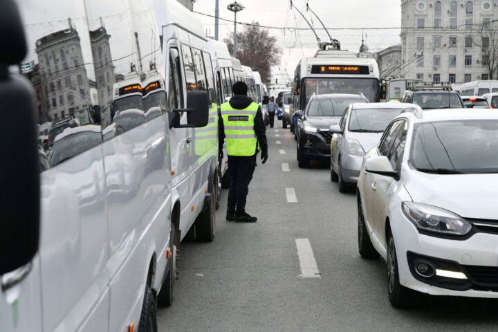 Перевозчики вновь протестуют в Кишиневе перед зданием ANTA 14 августа