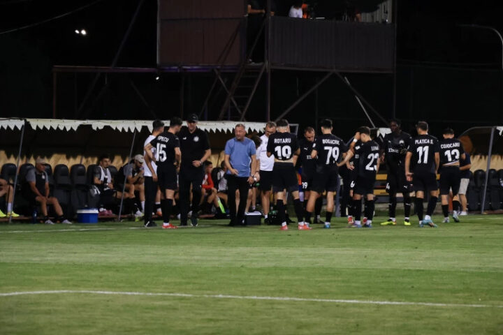 «Петрокуб» завершил сотрудничество с тремя футболистами, включая Алекса Гутюма и Дану Спэтару