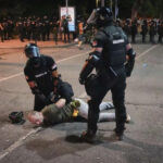 Протесты в Сербии: столкновения между сторонниками Вучича и демонстрантами продолжаются