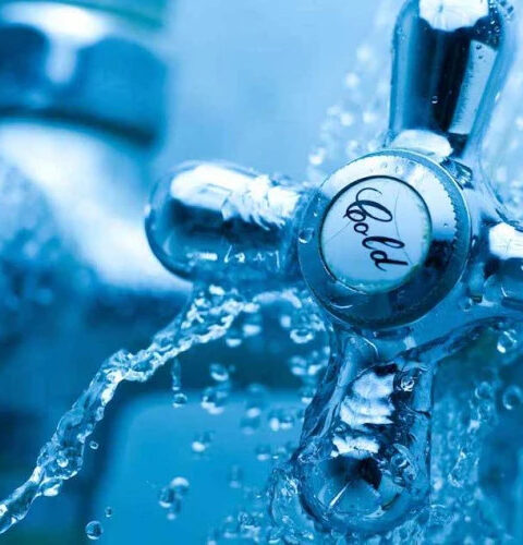 Пять преимуществ холодного душа для кожи