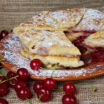 Рецепт дня: плацинды с вишней