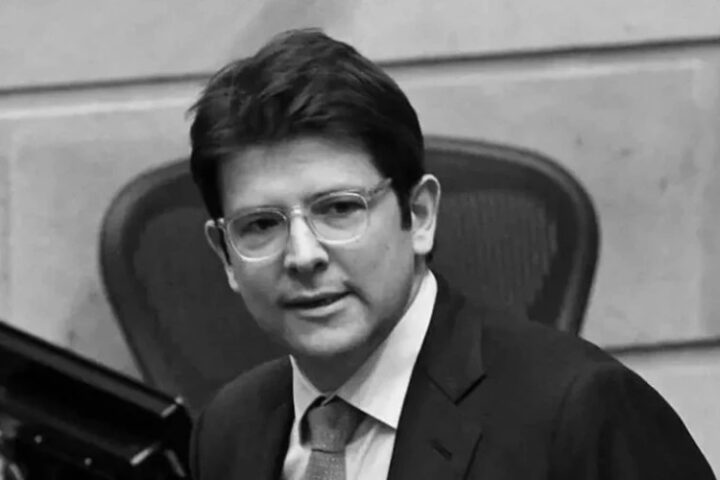 Сенатор и кандидат в президенты Колумбии Мигель Урибе умер после покушения