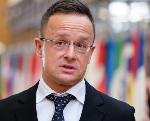 Сийярто пригрозил Украине прекращением поставок электроэнергии