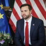 США изучают переговорные позиции России и Украины, заявляет вице-президент Вэнс