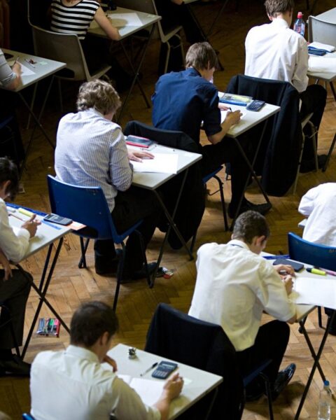 Суд Кишинева ограничил деятельность Социалистической партии и распустил Партию консерваторов