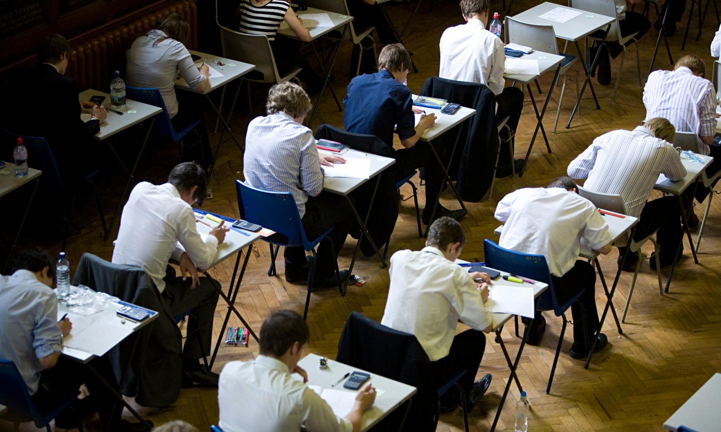 Суд Кишинева ограничил деятельность Социалистической партии и распустил Партию консерваторов