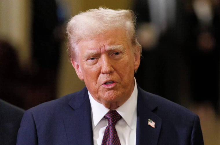 Трамп требует от фармацевтов снизить цены на лекарства в США