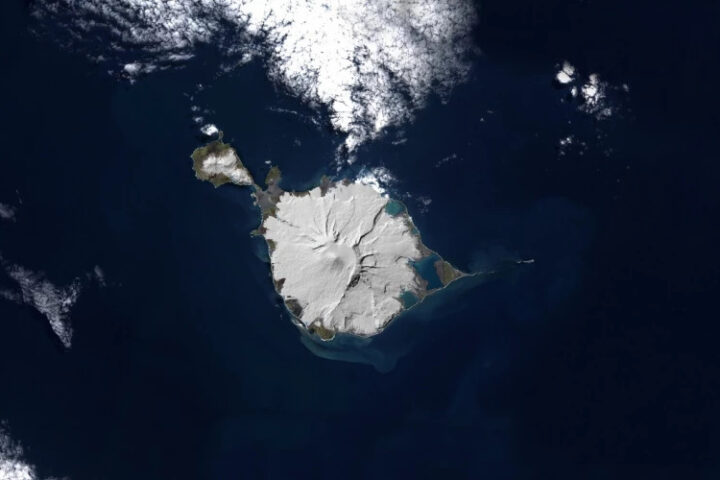 Ученые бьют тревогу из-за стремительного таяния ледника на острове Херд