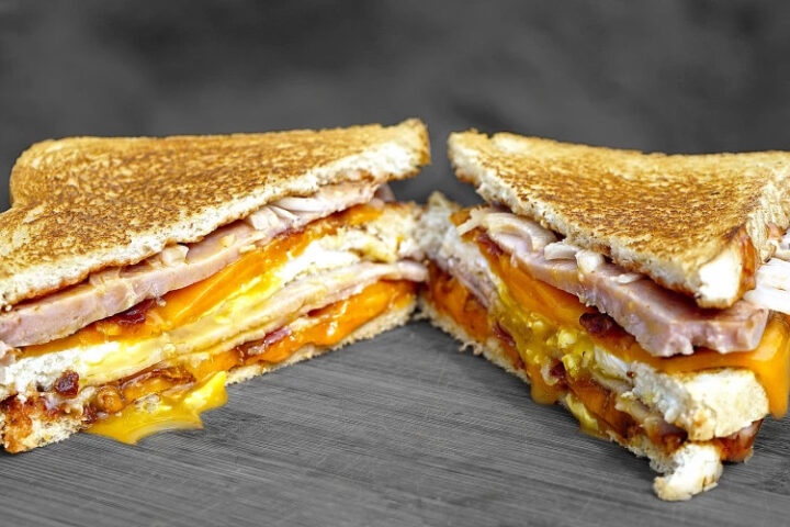 Ученые предупреждают: бутерброд с ветчиной и сыром может угрожать вашему здоровью!