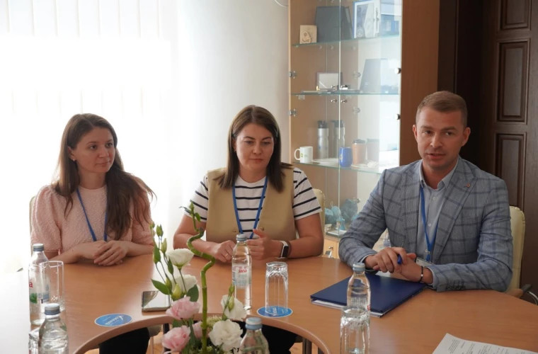 В ЦИК переданы подписные листы в поддержку Виктории Сандуцы перед выборами в парламент Молдовы