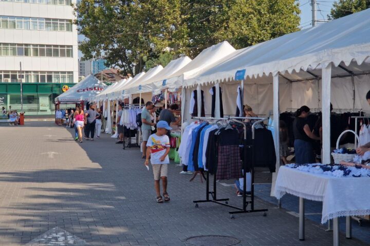 В Кишиневе стартуют школьные ярмарки для подготовки к новому учебному году