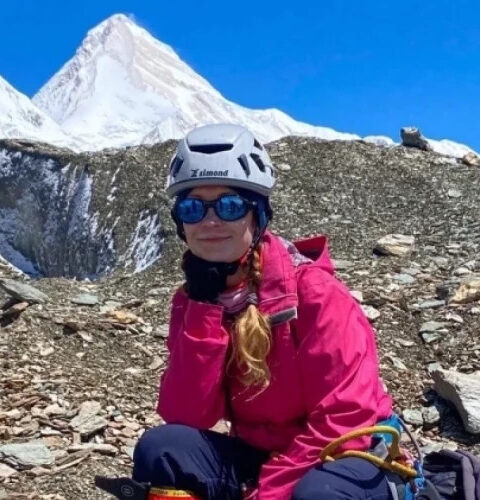 В Кыргызстане альпинистка Наталья Наговицына официально признана пропавшей без вести