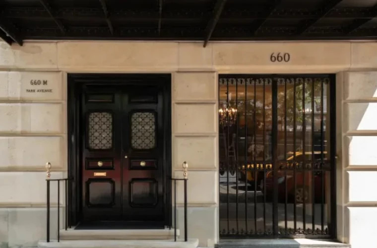 В Нью-Йорке выставлен на продажу самый секретный особняк с историей в 100 лет