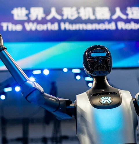 В Пекине стартовали первые Всемирные игры человекоподобных роботов с участием 280 команд из 16 стран