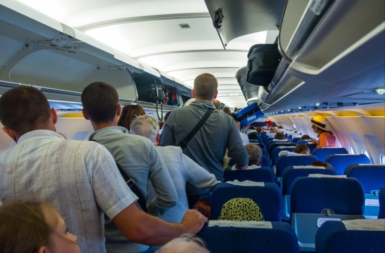 В Турции пассажиров оштрафовали за нарушение правил высадки после приземления