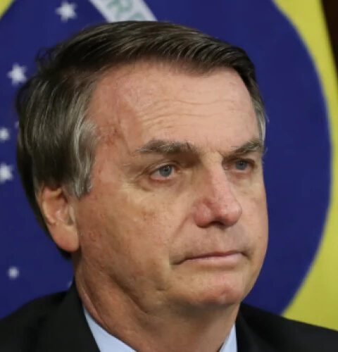 Верховный суд Бразилии поместил Жаира Болсонару под домашний арест в рамках расследования заговоров