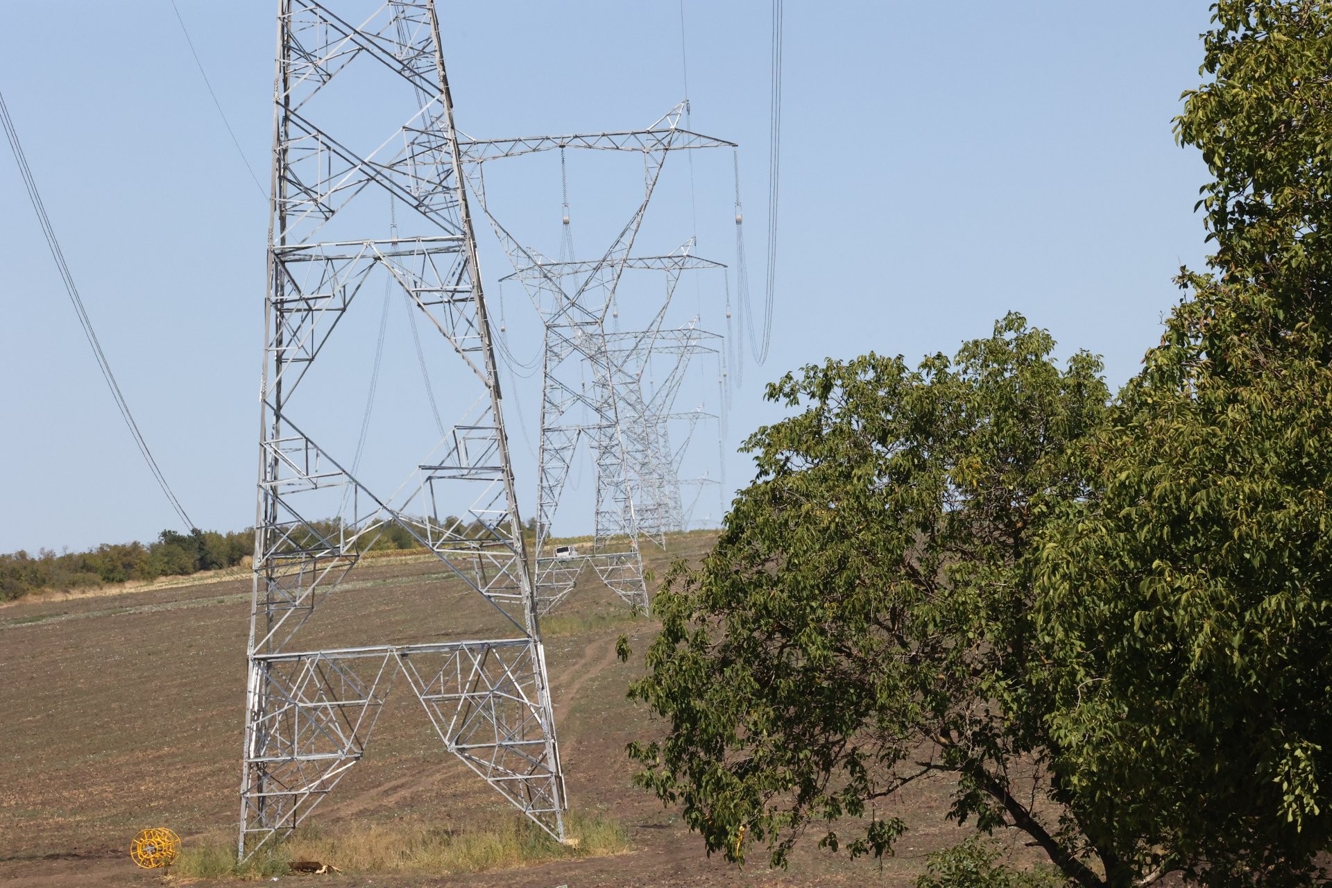 Завершено строительство более 330 опор линии электропередачи Вулканешты-Кишинёв