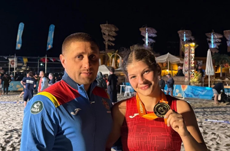 Александра Моисей завоевала золото на чемпионате мира по пляжной борьбе в Греции