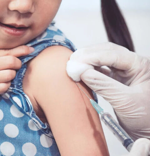 Американская администрация предложила 120 мер для улучшения здоровья детей, но обошла вакцинацию стороной