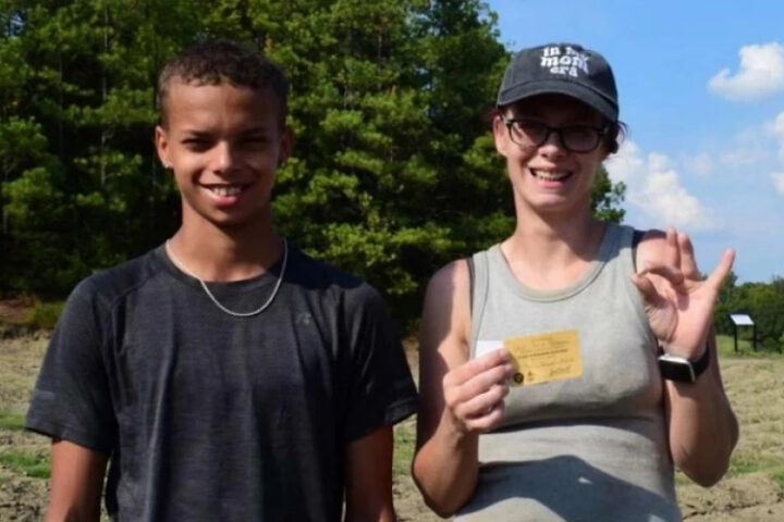 Американская семья нашла коричневый алмаз в государственном парке Арканзаса