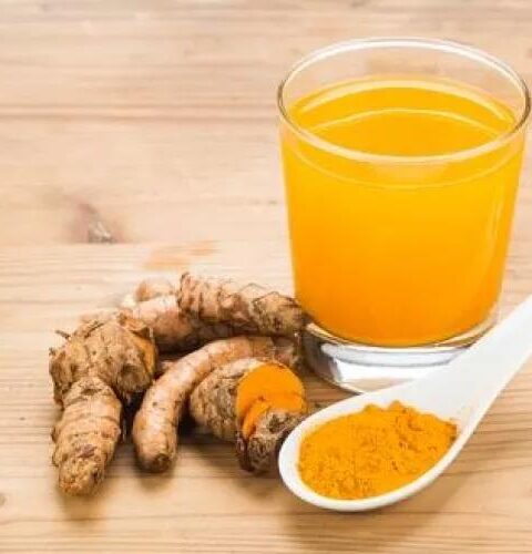 Чай из куркумы способствует очищению печени и желчного пузыря